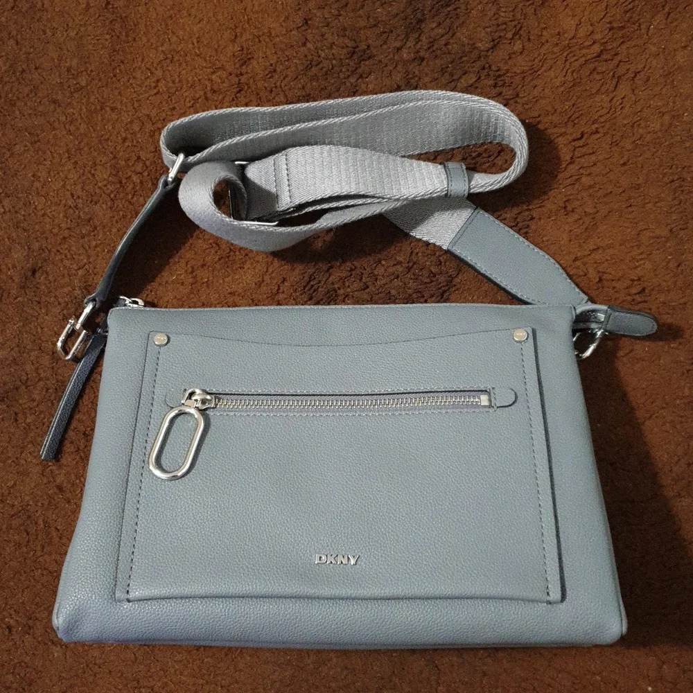 DKNY Nala Crossbody Bag NWOT - Picture 1 of 7